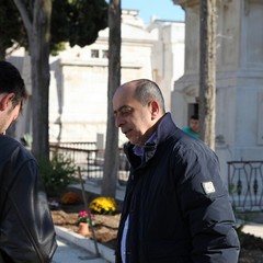 Nuove aiuole nel cimitero di Trani