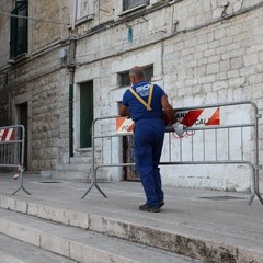 Transennate le palazzine in via Alvarez