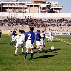 La nazionale femminile di calcio a Trani, il 22 marzo 2000