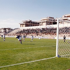 La nazionale femminile di calcio a Trani, il 22 marzo 2000