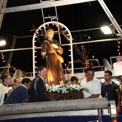 La statua di San Nicola Pellegrino torna al Monastero di Colonna