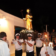 La statua di San Nicola Pellegrino torna al Monastero di Colonna
