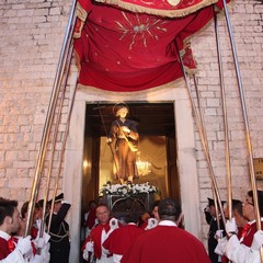 La statua di San Nicola Pellegrino torna al Monastero di Colonna
