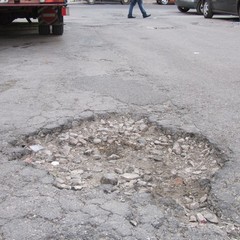 Buche stradali in via Orazio Palumbo