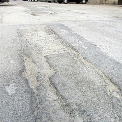 Buche stradali in via Madre Anna Ventura