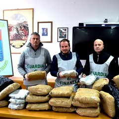 Sequestro del nucleo di polizia tributaria della Guardia di Finanza di Taranto