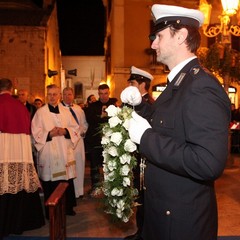 Omaggio floreale all'Immacolata: piazza della Libertà