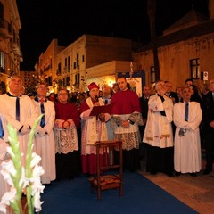 Omaggio floreale all'Immacolata: piazza della Libertà