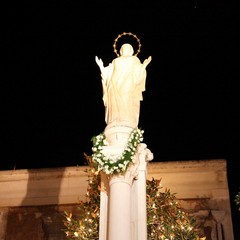 Omaggio floreale all'Immacolata: piazza della Libertà