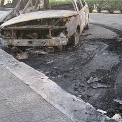 Incendio in corso Manzoni a Trani