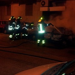 Incendio in via Postumia a Trani