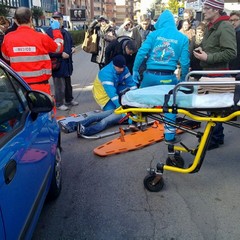 Una ragazza investita in corso Manzoni