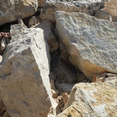 Cede il nuovo molo alla baia del pescatore