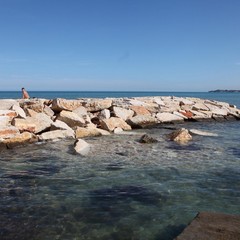 Cede il nuovo molo alla baia del pescatore
