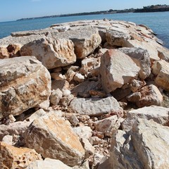 Cede il nuovo molo alla baia del pescatore