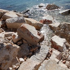 Cede il nuovo molo alla baia del pescatore