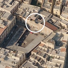 Palazzo Vischi, abusivismo edilizio