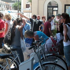 Pendolari bloccati alla stazione di Trani