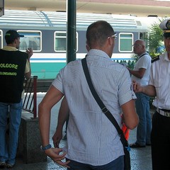 Pendolari bloccati alla stazione di Trani
