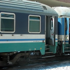 Pendolari bloccati alla stazione di Trani