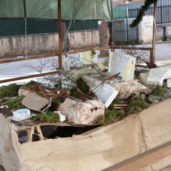 Presepe distrtutto alla pinetina di via Andria
