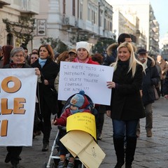 Corteo di protesta contro la smobilitazione dell’ospedale di Trani