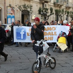 Corteo di protesta contro la smobilitazione dell’ospedale di Trani