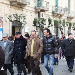 Corteo di protesta contro la smobilitazione dell’ospedale di Trani