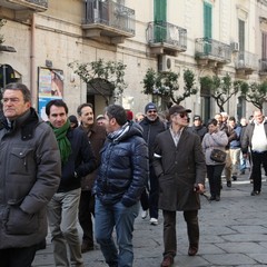 Corteo di protesta contro la smobilitazione dell’ospedale di Trani