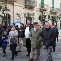 Corteo di protesta contro la smobilitazione dell’ospedale di Trani