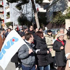 Corteo di protesta contro la smobilitazione dell’ospedale di Trani