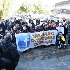 Corteo di protesta contro la smobilitazione dell’ospedale di Trani