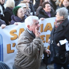 Corteo di protesta contro la smobilitazione dell’ospedale di Trani