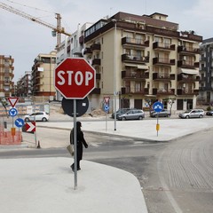Aprile - Lavori alla rotonda di via Istria