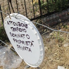 Giugno - Scoppia il caso degli accessi al mare negati