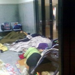 Accampamento in stazione a Trani