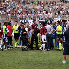 Malore dell'arbitro durante Trani-Taranto