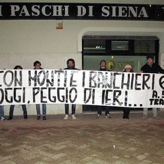 Blitz di Avanguardia Studentesca: striscione contro il Governo Monti