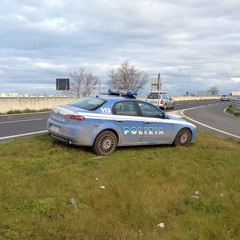 Camion precipita dalla 16 bis allo svincolo Trani dud