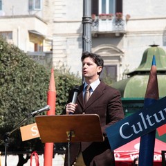 Comizio di Fabrizio Ferrante in piazza della Repubblica