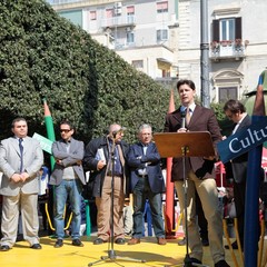 Comizio di Fabrizio Ferrante in piazza della Repubblica