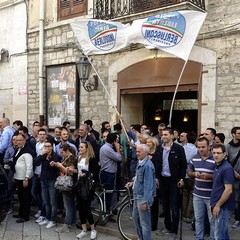 Festeggiamenti al comitato di Gigi Riserbato (da Facebook)