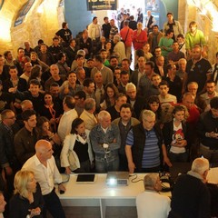 Riserbato sindaco, i festeggiamenti al comitato elettorale