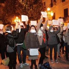 Flash mob a Trani contro la violenza sulle donne