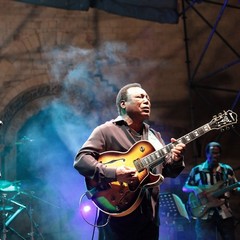 George Benson live a Trani