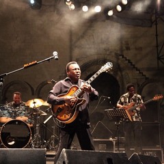 George Benson live a Trani