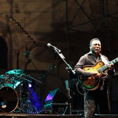 George Benson live a Trani