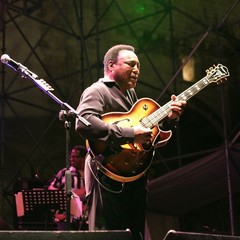 George Benson live a Trani