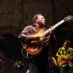 George Benson live a Trani