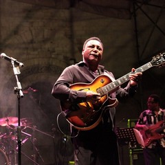 George Benson live a Trani